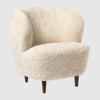 Кресло для отдыха Stay Lounge Chair - Small, with wood legs, Sheepskin upholstery GUBI