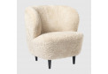 Кресло для отдыха Stay Lounge Chair - Small, with wood legs, Sheepskin upholstery GUBI
