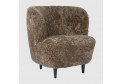 Кресло для отдыха Stay Lounge Chair - Small, with wood legs, Sheepskin upholstery GUBI